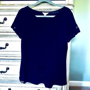 Navy blue lace sleeve and hem cotton short-sleeved top (size Medium)